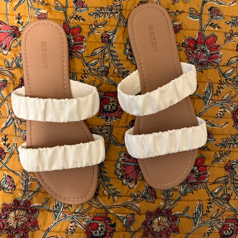 Old Navy Sandals size 8